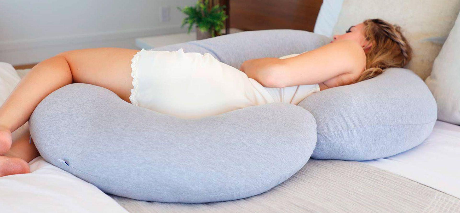 C-shape pregnancy pillow.