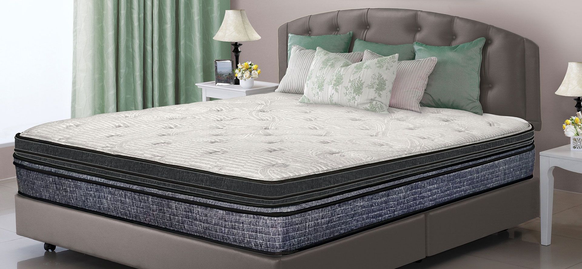 Waterbed Mattress With A Therapeutic And Soothing Effect.