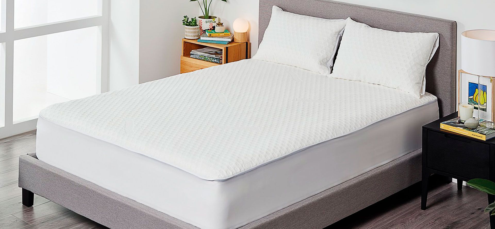 Waterproof mattress cover on the bed.